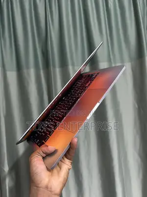 Laptop Apple MacBook Pro 2020 8GB Intel Core I5 HDD+SSD 256GB