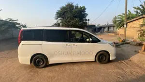 Toyota Voxy 2014 White