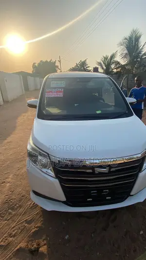 Toyota Voxy 2014 White