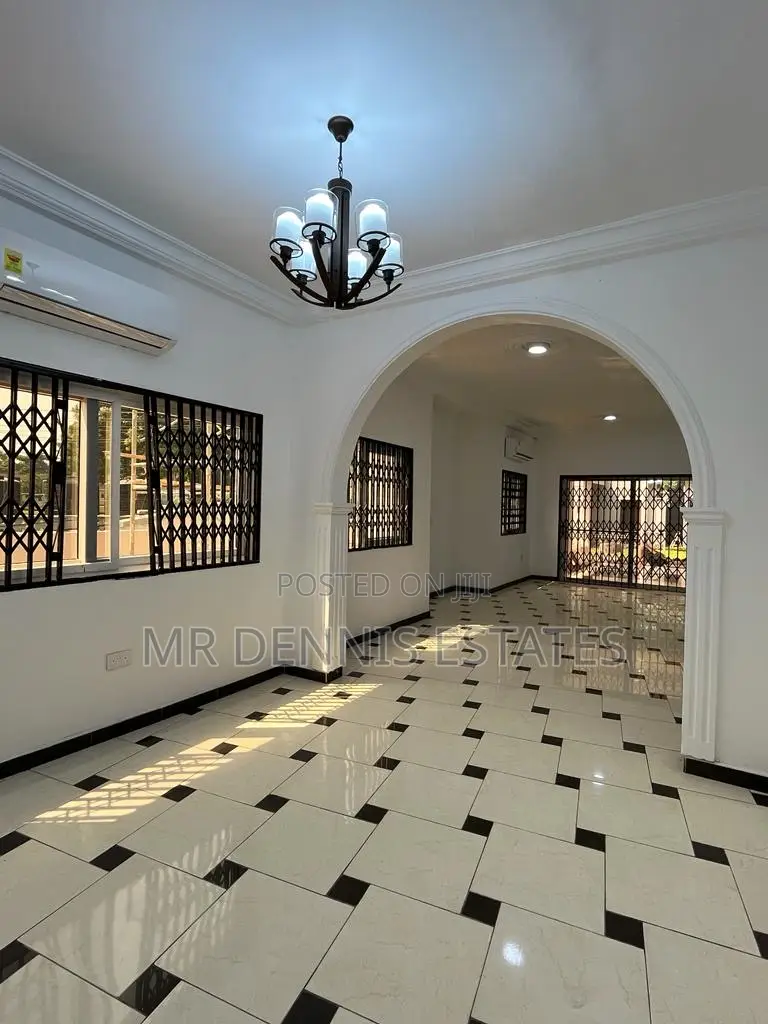 3bdrm House in Airport Residential for rent