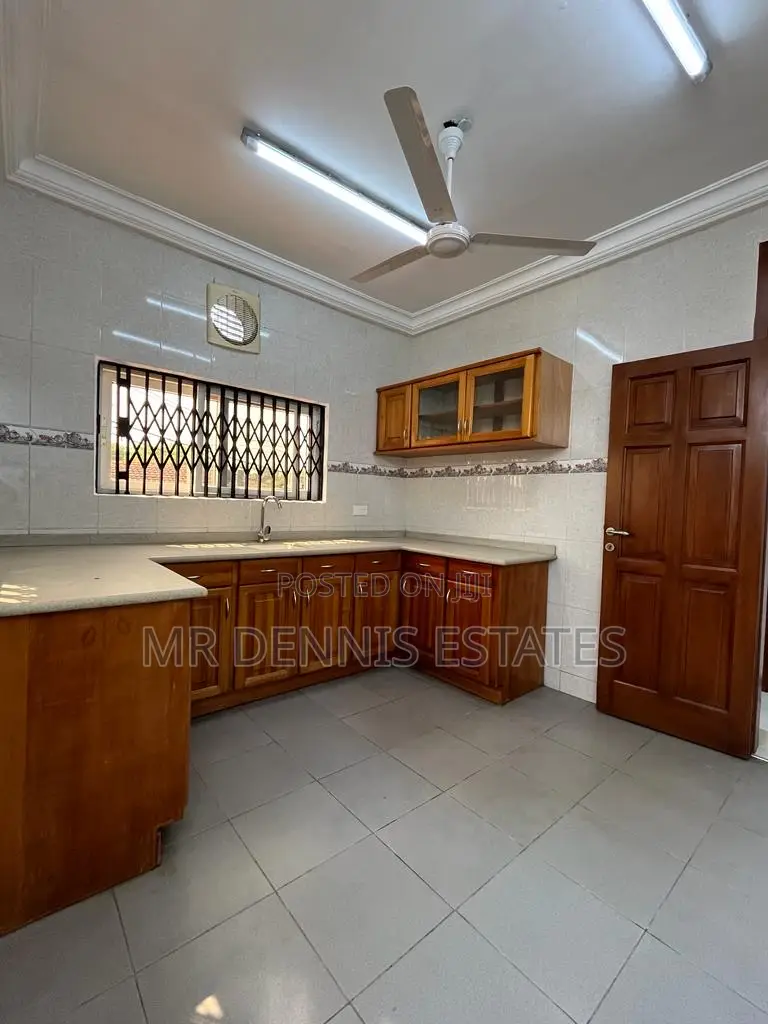 3bdrm House in Airport Residential for rent