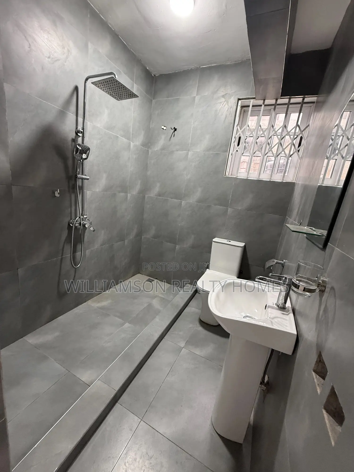 1bdrm Apartment in Community 18 Area, Spintex for rent