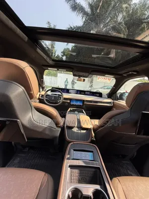 Lincoln Navigator 2025 Brown