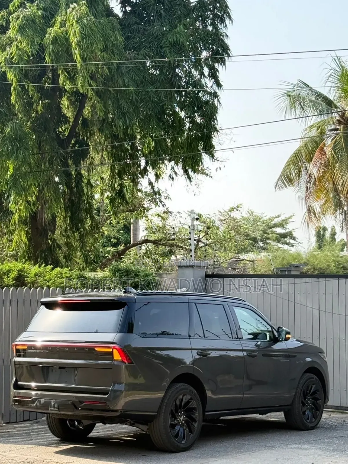 Lincoln Navigator 2025 Brown