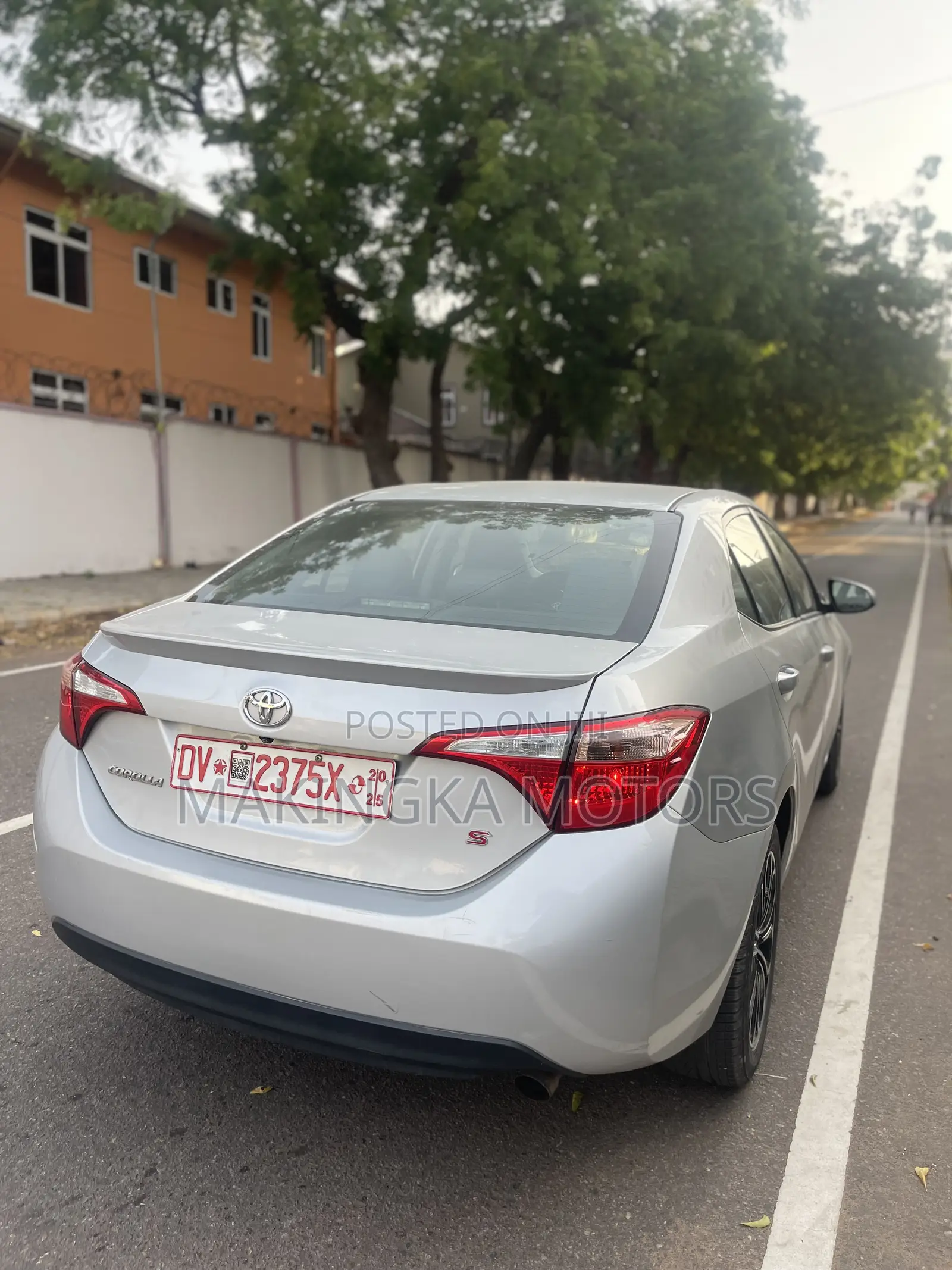 Toyota Corolla SE (1.8L 4cyl 2A) 2018 Silver
