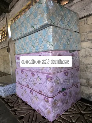 Home Furniture Lavender Filling Cooling Double Mattress.