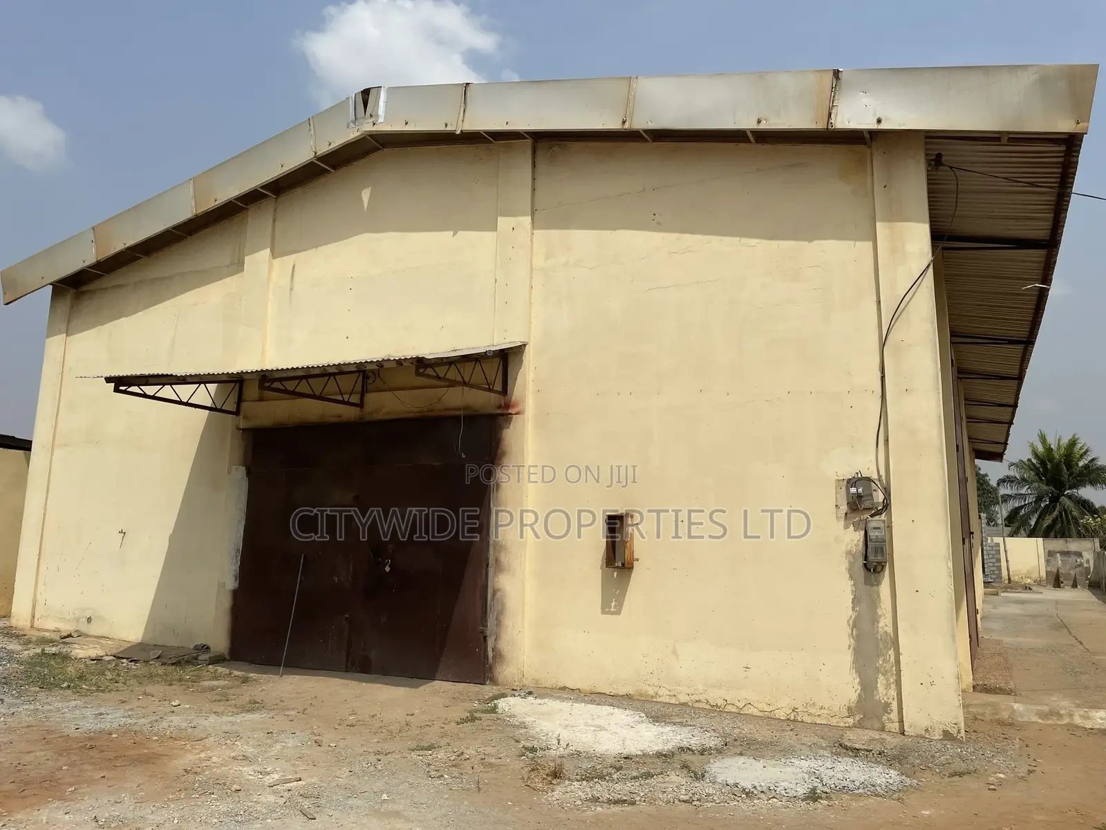 Warehouse 500 SQM for Rent at Teshie Nungua