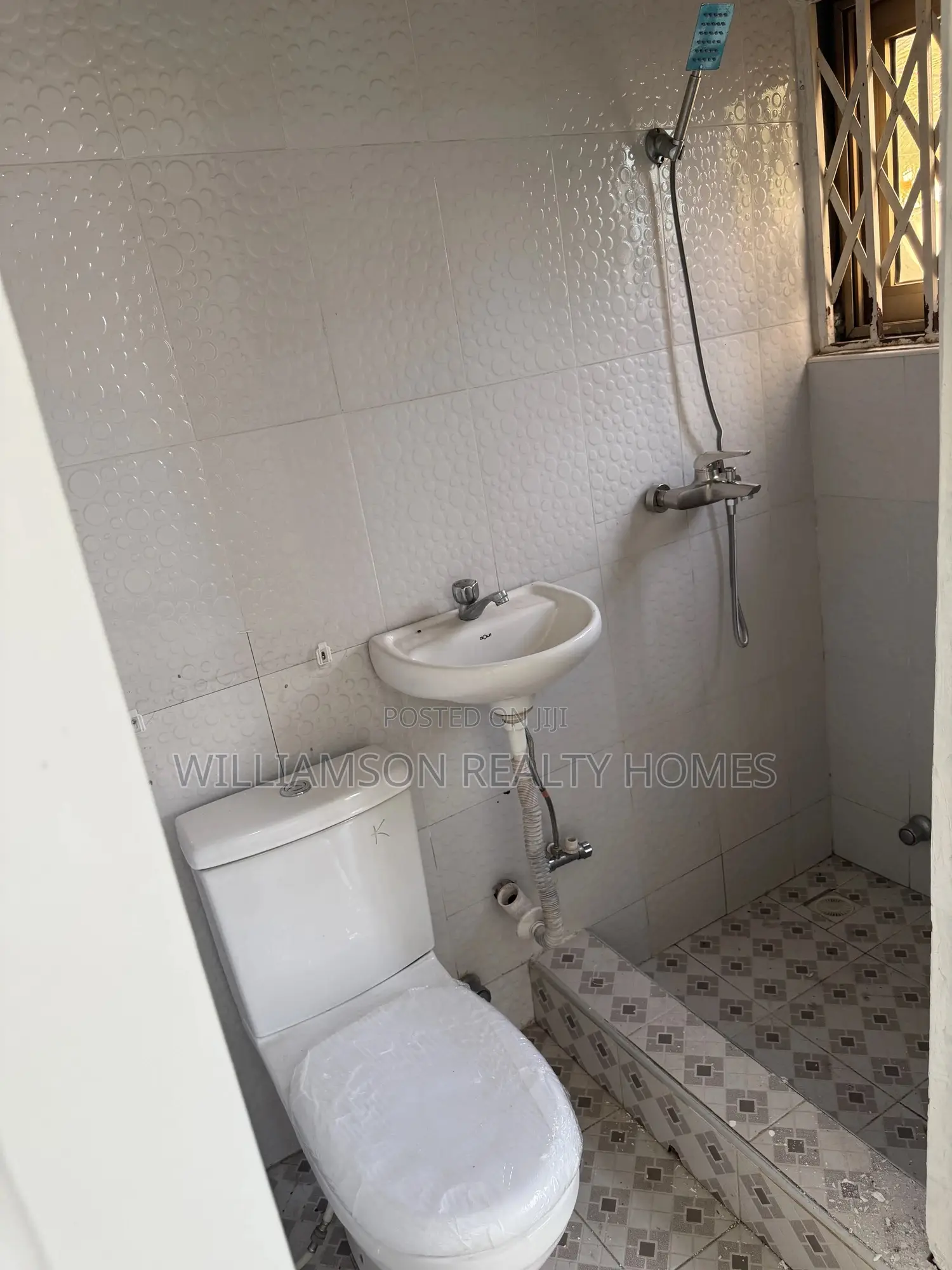 2bdrm Apartment in Community 18 Area, Spintex for rent