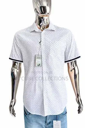 Men’S White Shorts-Sleeve Printed Button-Up Shirt