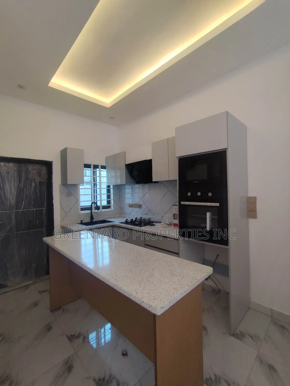 2bdrm Townhouse / Terrace in Adjiringanor, East Legon for rent