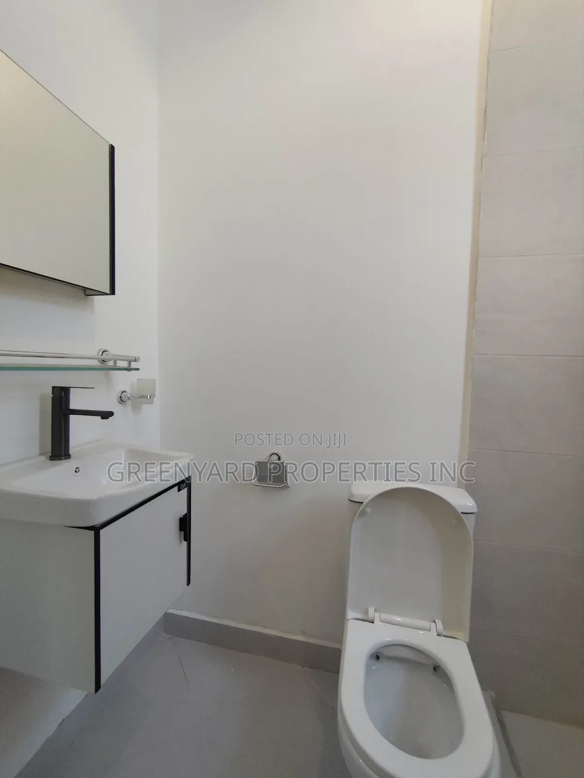 2bdrm Townhouse / Terrace in Adjiringanor, East Legon for rent