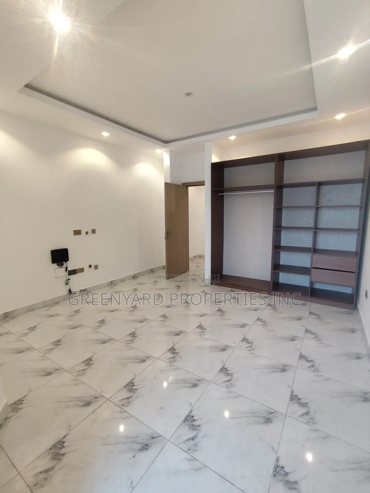 2bdrm Townhouse / Terrace in Adjiringanor, East Legon for rent