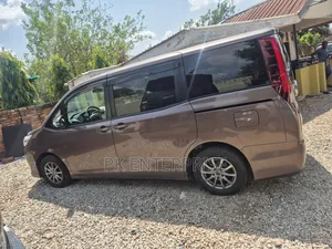 Toyota Noah 2014 Brown