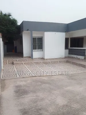 4bdrm House in Awoshie for sale
