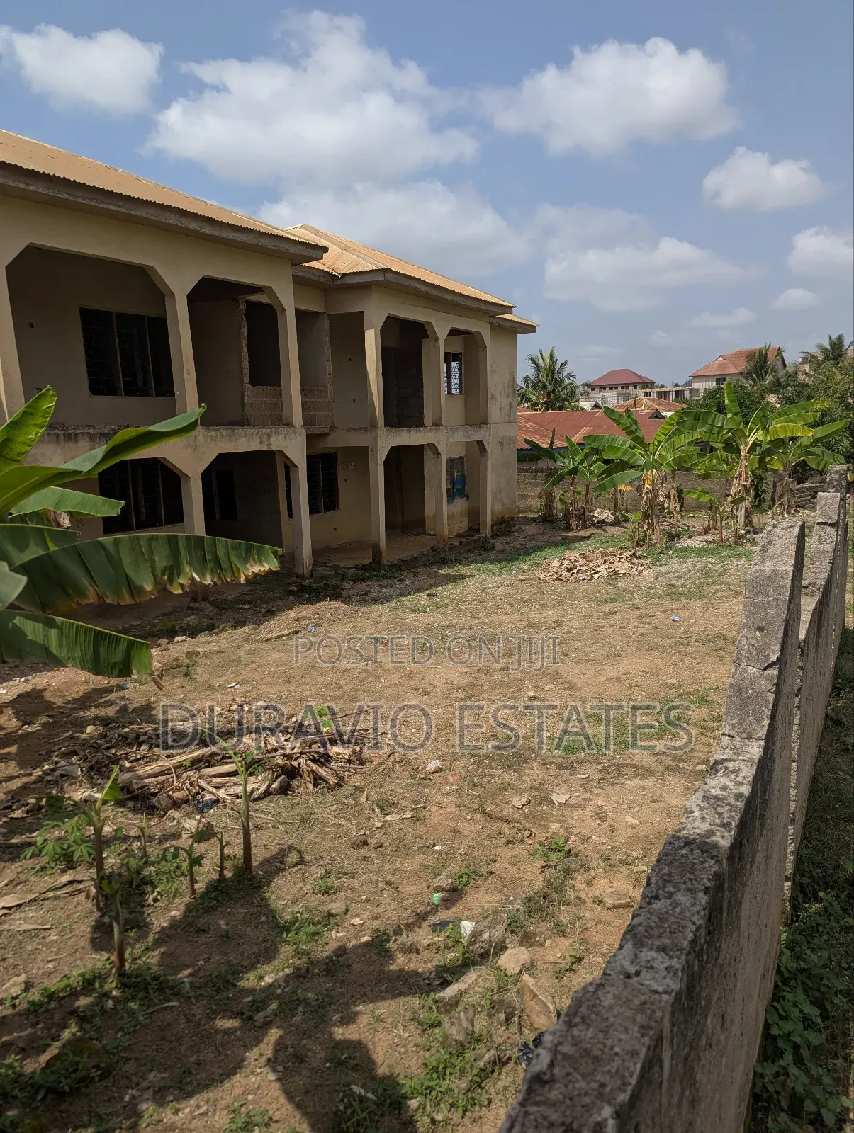 12bdrm Block of Flats in Atwima Takyiman,, Kumasi Metropolitan for sale