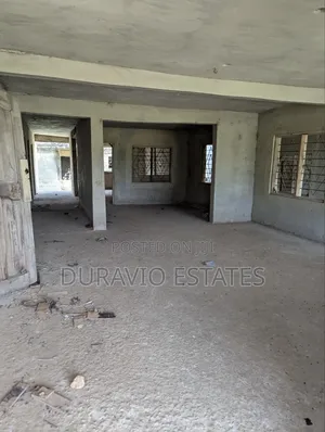 12bdrm Block of Flats in Atwima Takyiman,, Kumasi Metropolitan for sale