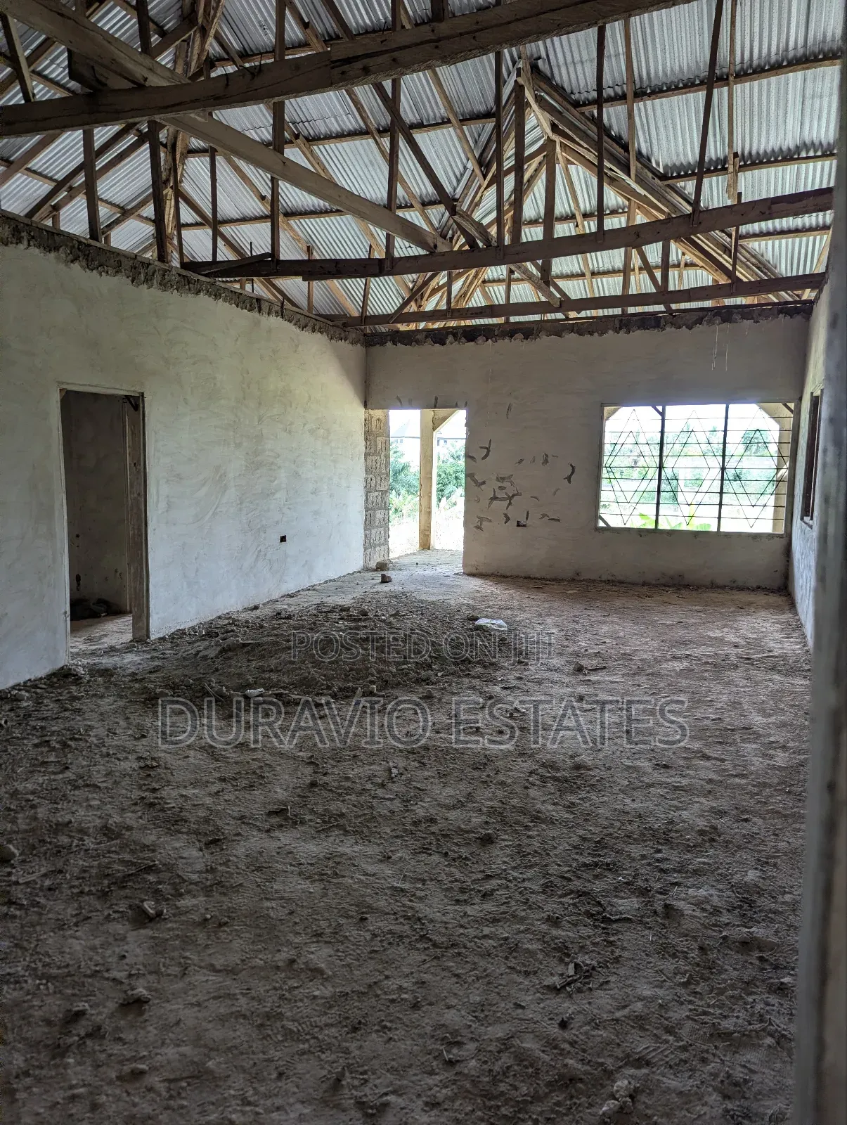 12bdrm Block of Flats in Atwima Takyiman,, Kumasi Metropolitan for sale
