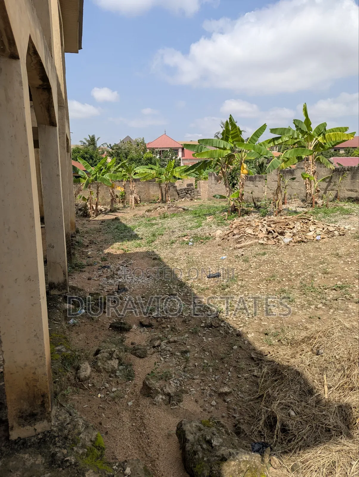 12bdrm Block of Flats in Atwima Takyiman,, Kumasi Metropolitan for sale