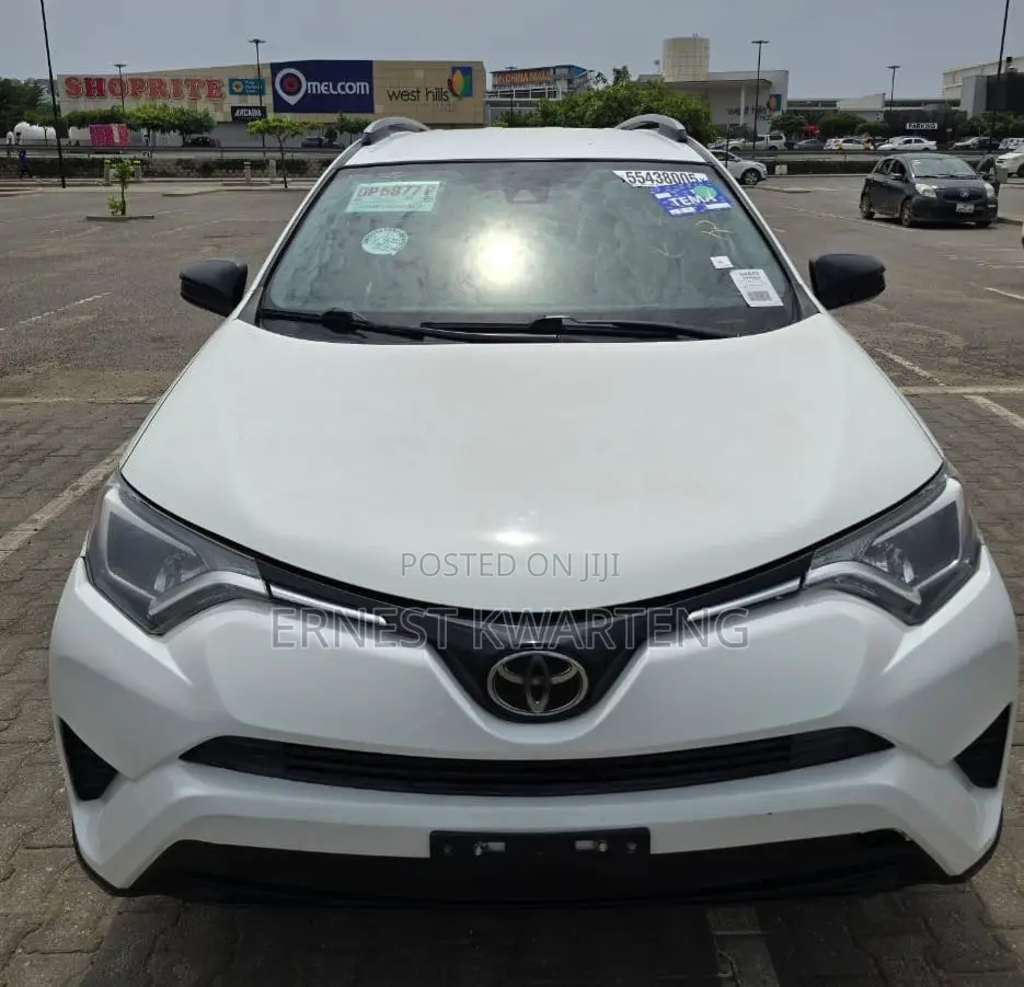 Toyota RAV4 LE 4dr SUV AWD (2.5L 4cyl 6A) 2018 White