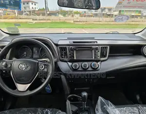 Toyota RAV4 LE 4dr SUV AWD (2.5L 4cyl 6A) 2018 White