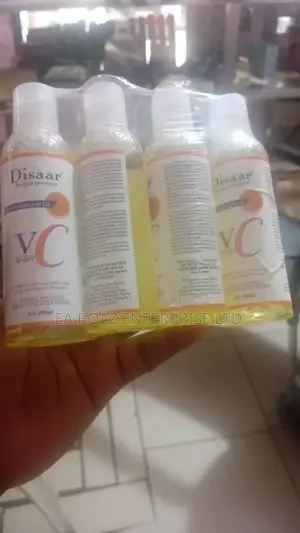 Disaar Vitamin C Whitening Oil – Glow Moisture Lock (100ml)