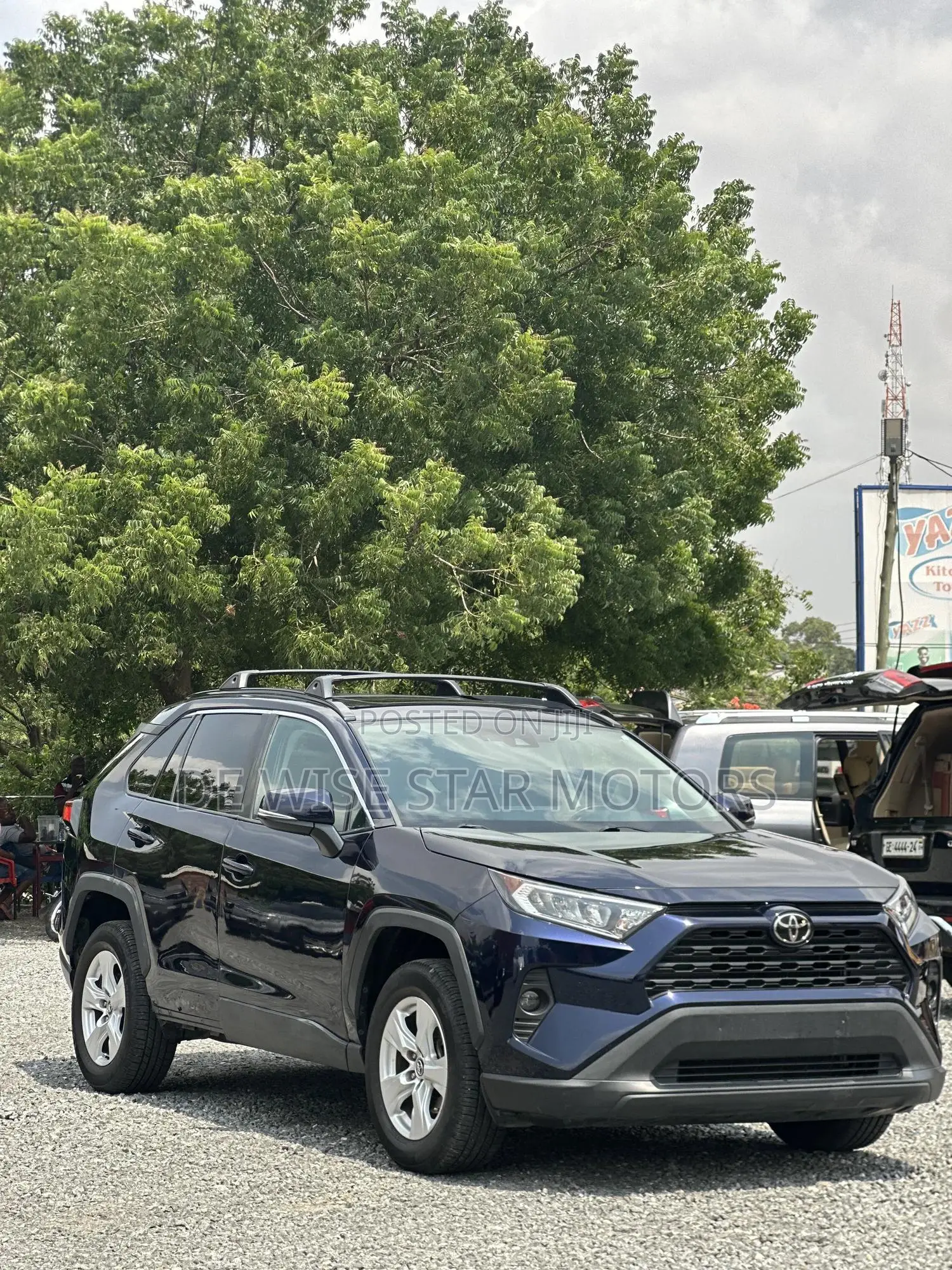 Toyota RAV4 XLE AWD 2020 Blue