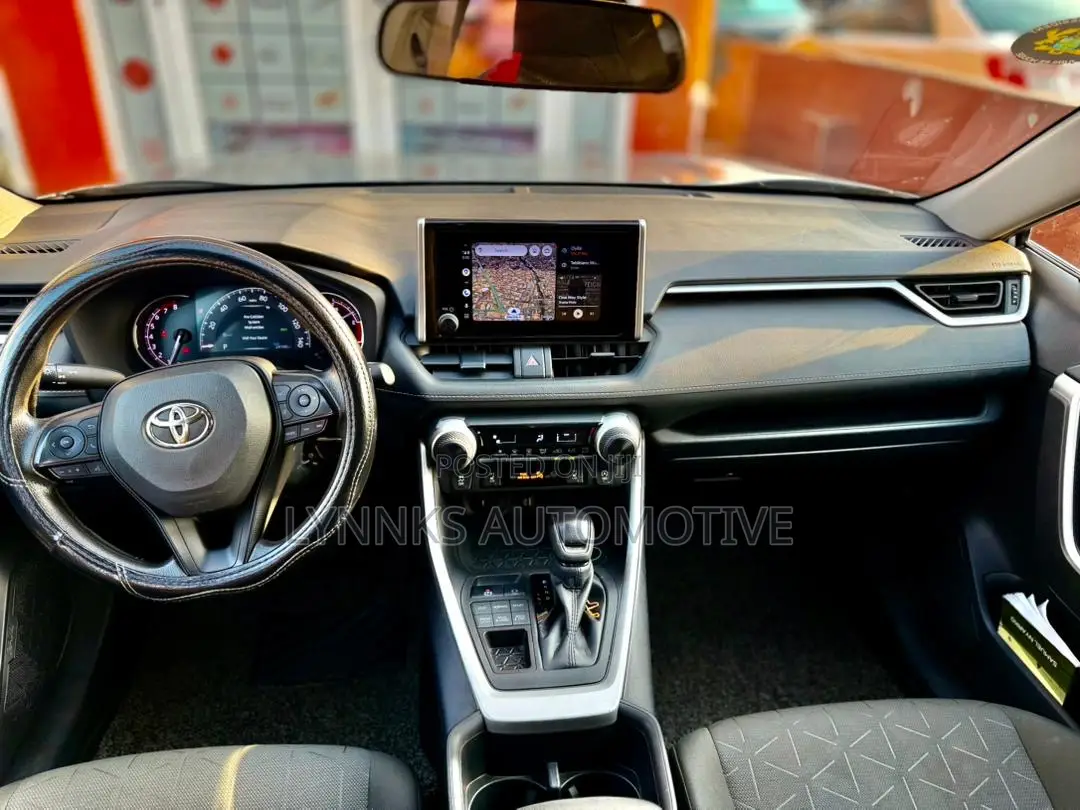 Toyota RAV4 LE AWD 2024 Gray