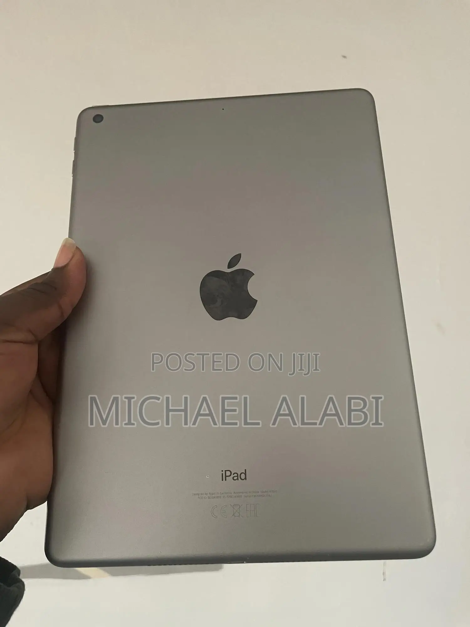 Apple iPad 9.7 32 GB Gray
