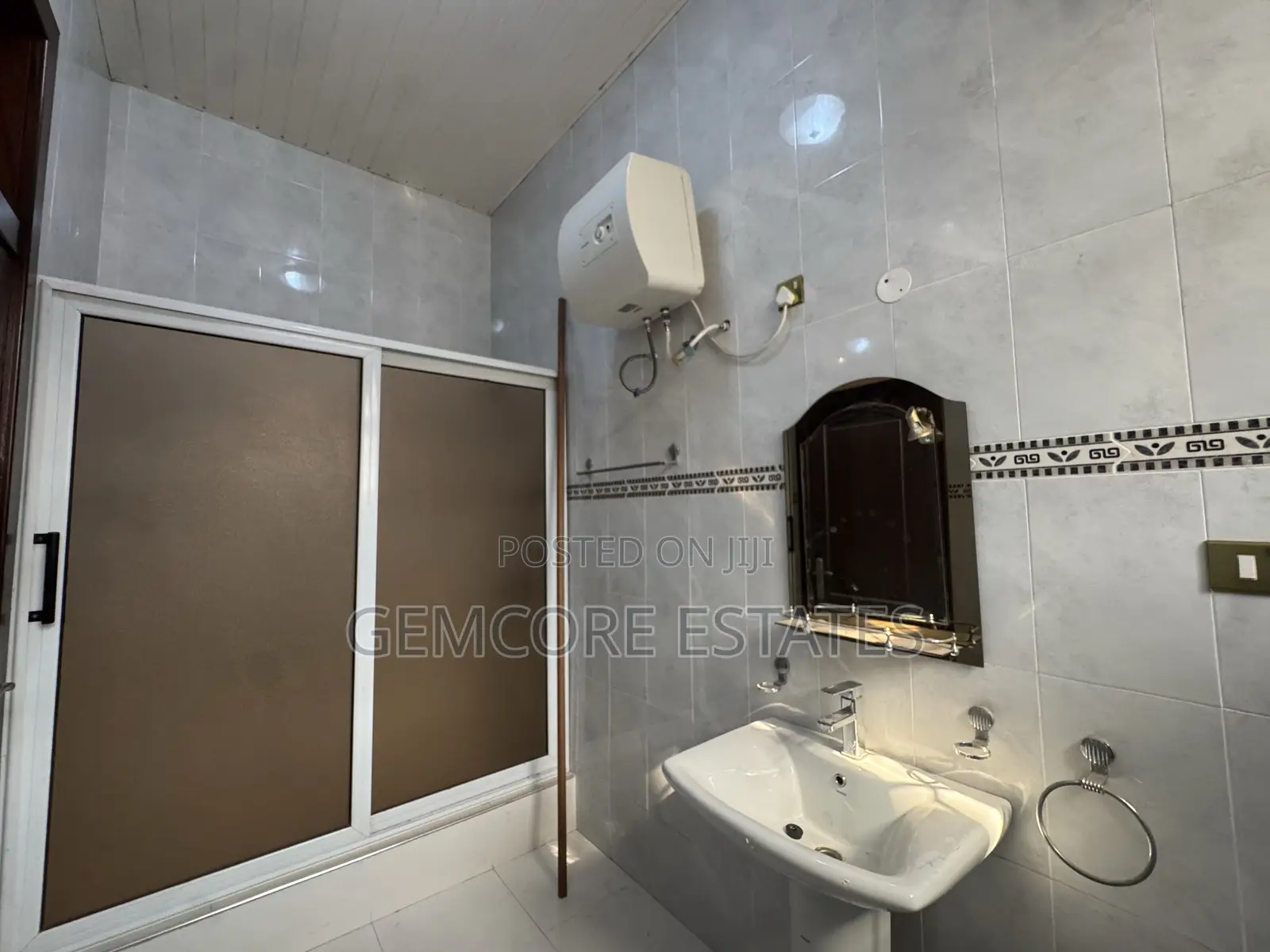 6bdrm House in Adjiringanor, East Legon for rent