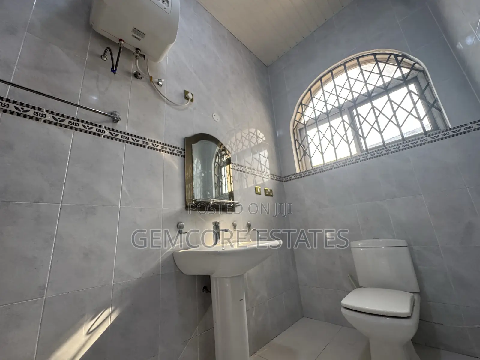 6bdrm House in Adjiringanor, East Legon for rent