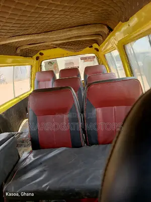 Hyundai H-100 2004 Yellow