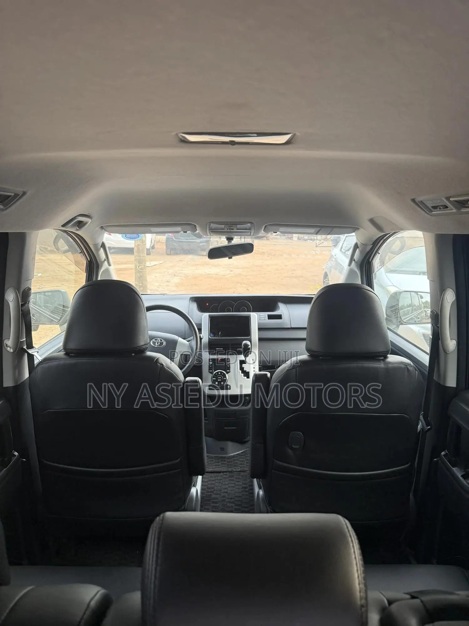 Toyota Voxy 2010 Black