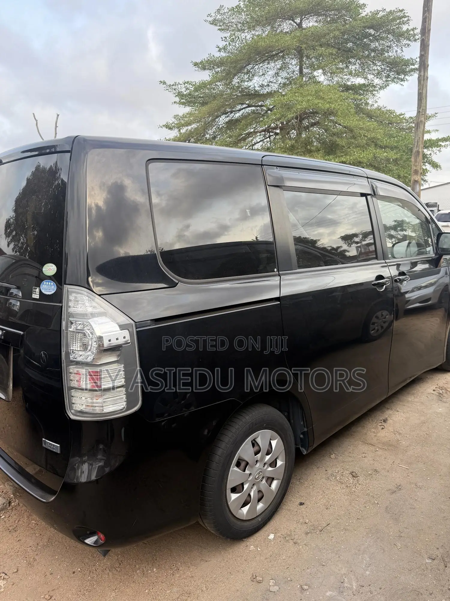 Toyota Voxy 2010 Black