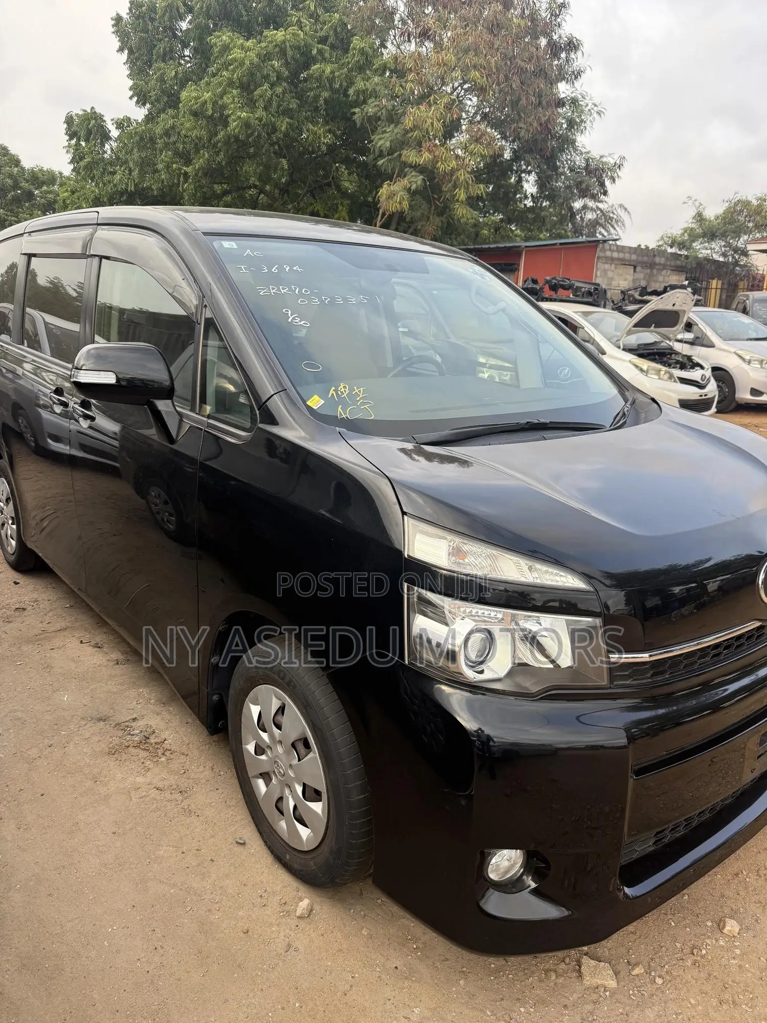 Toyota Voxy 2010 Black