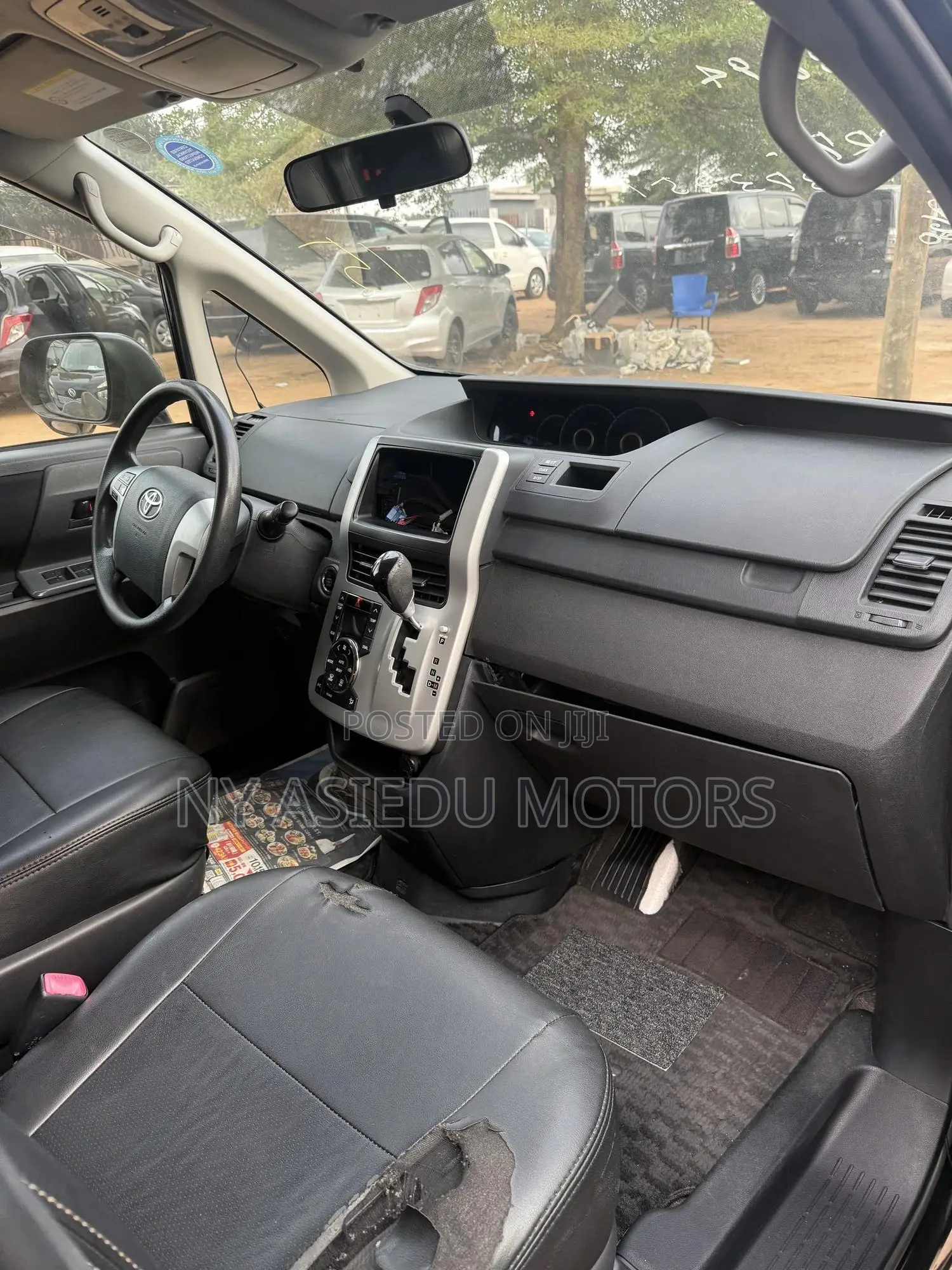 Toyota Voxy 2010 Black