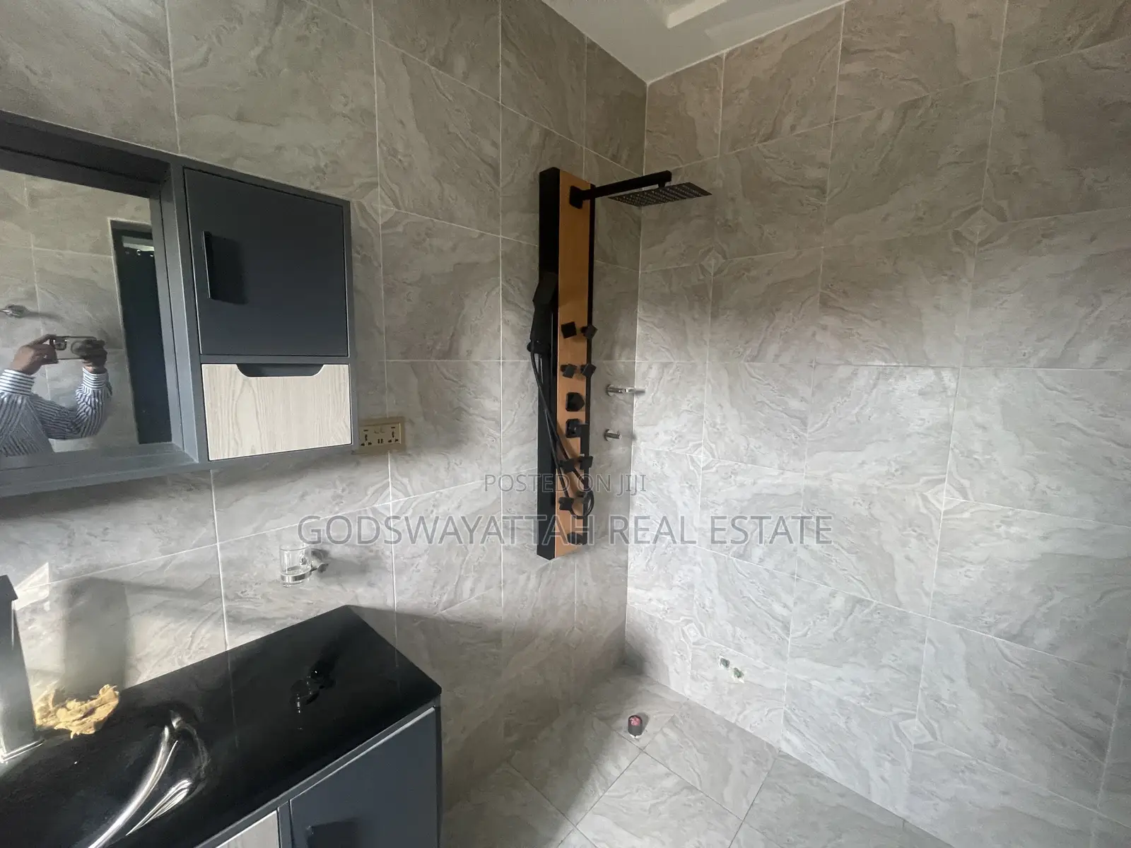 5bdrm House in East Legon, Adjiriganor for rent