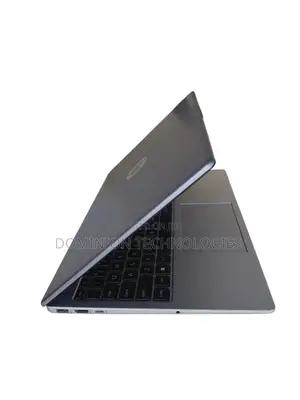 New Laptop HP 250 G10 8GB Intel Core 3 SSD 512GB