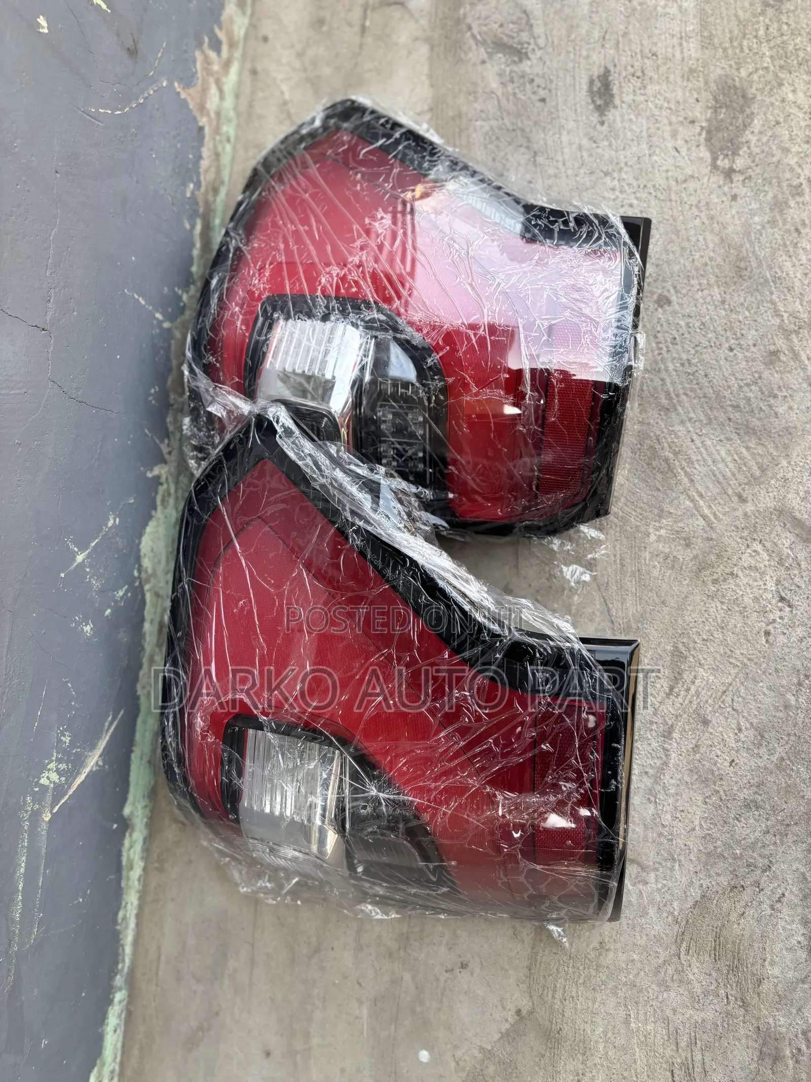 Ford Explorer 2022-2023 Taillight Available