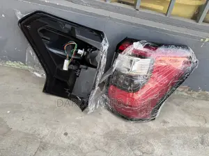 Ford Explorer 2022-2023 Taillight Available