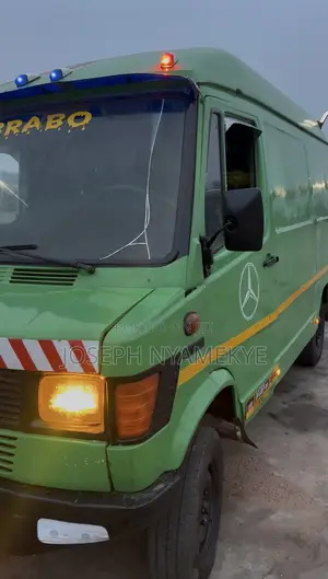 Mercedes-Benz Sprinter 1988 Green