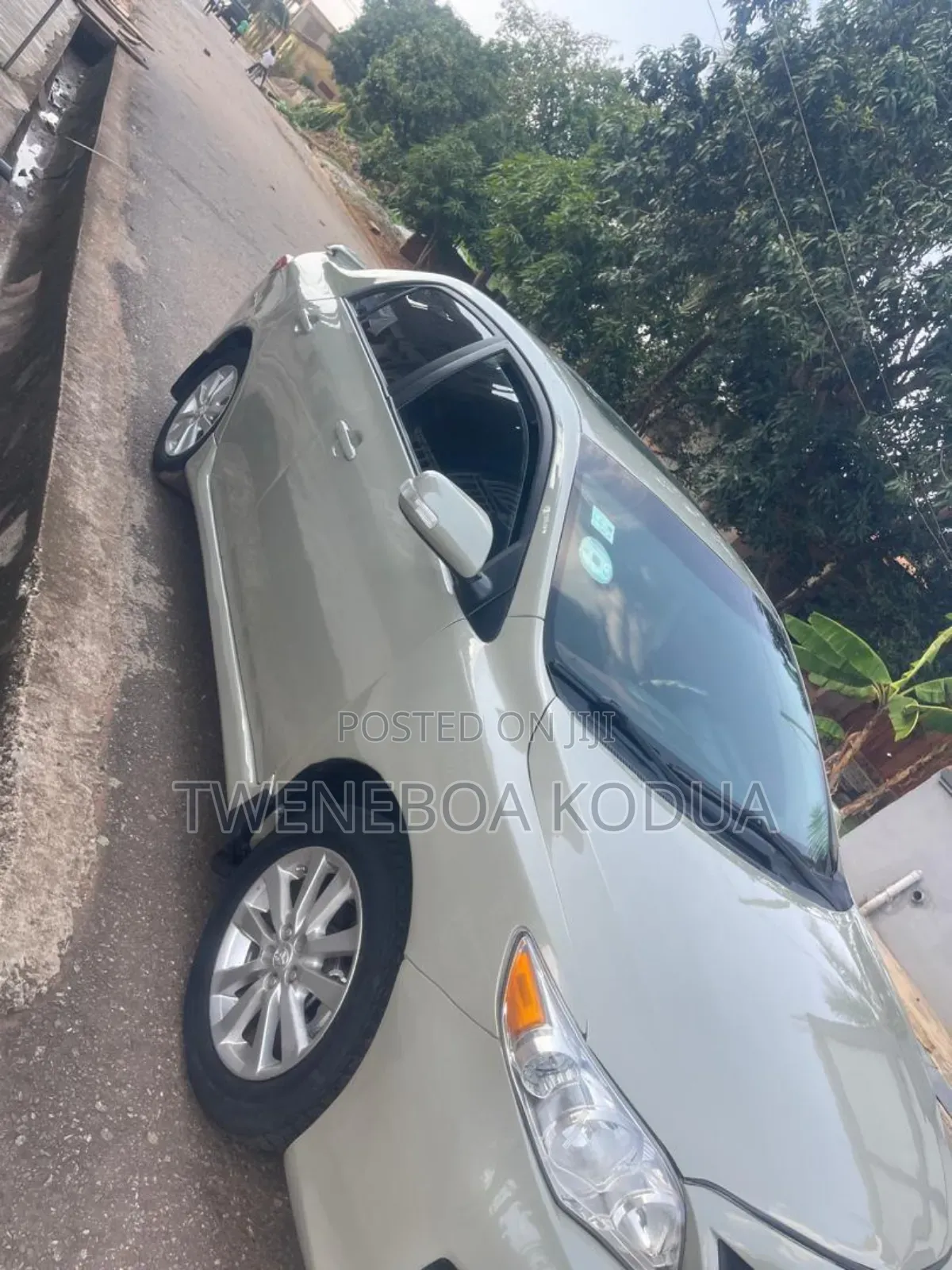 Toyota Corolla LE 4dr Sedan (1.8L 4cyl 4A) 2010 Beige