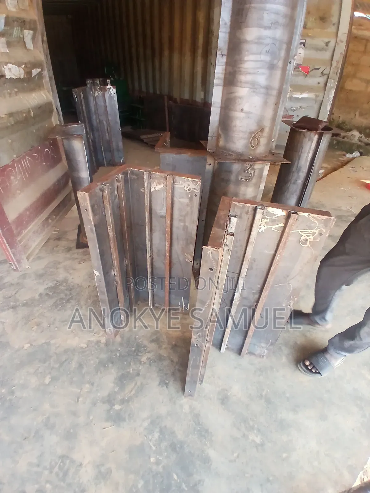 Metalic and Rubber Piller Moulds