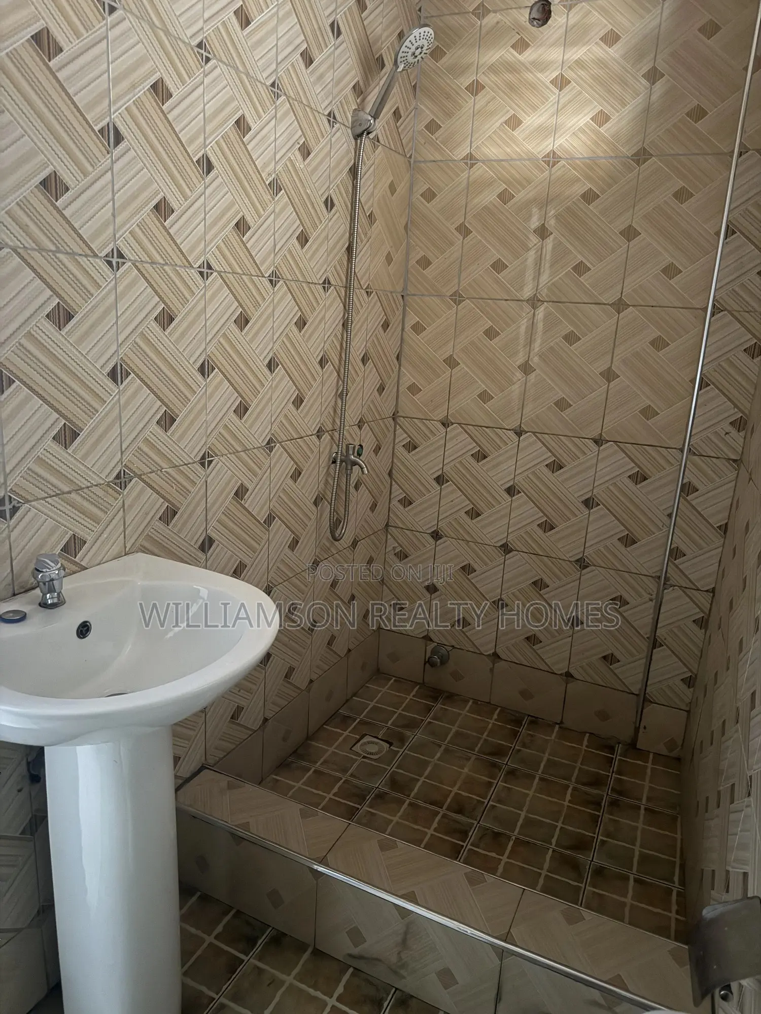 1bdrm Apartment in Community 18 Area, Spintex for rent