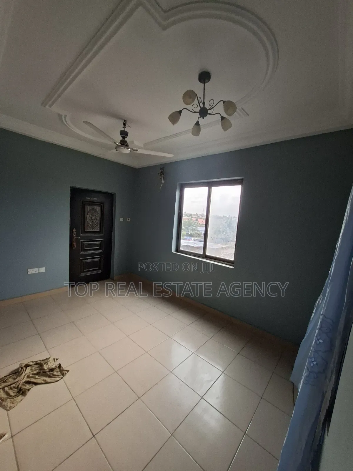Space for Commercial Use at Teshie for Rent