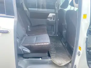 Toyota Voxy 2010 White