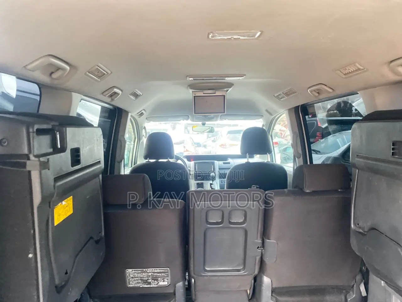 Toyota Voxy 2010 White