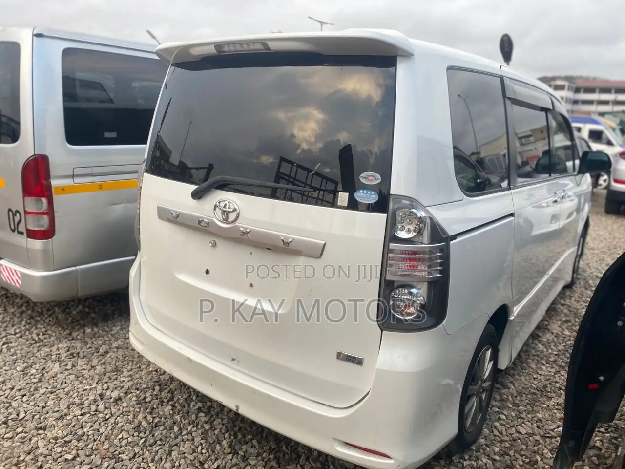Toyota Voxy 2010 White