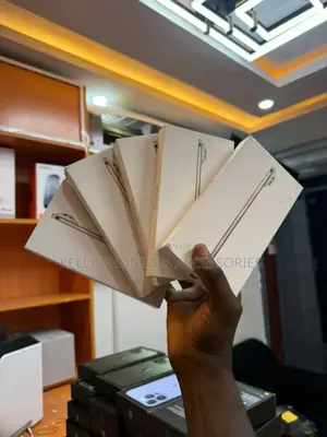 New Apple iPhone 17 256 GB Silver