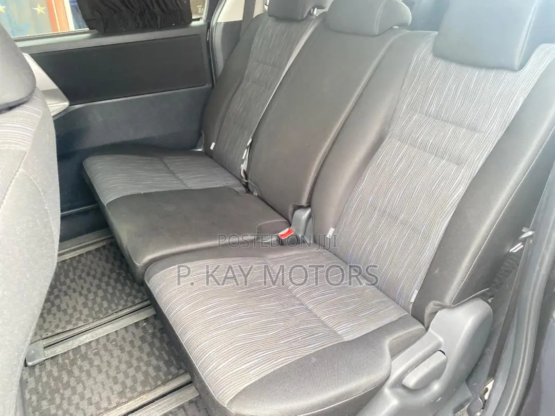 Toyota Voxy 2012 Matt Black