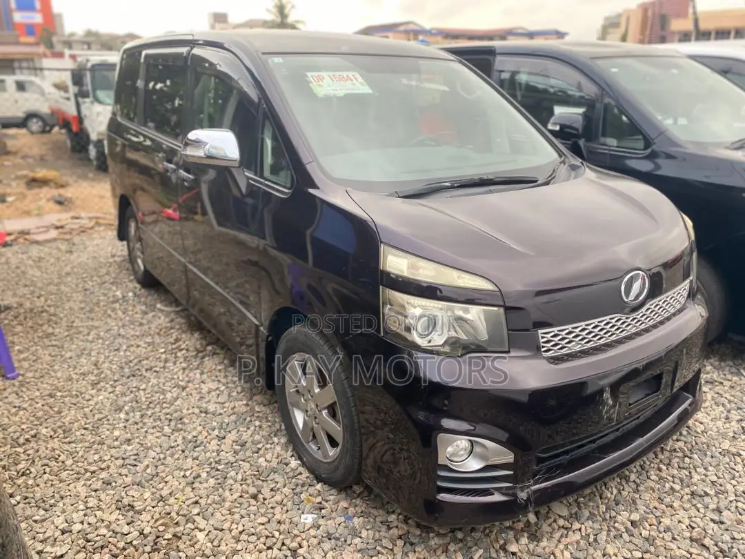Toyota Voxy 2012 Matt Black